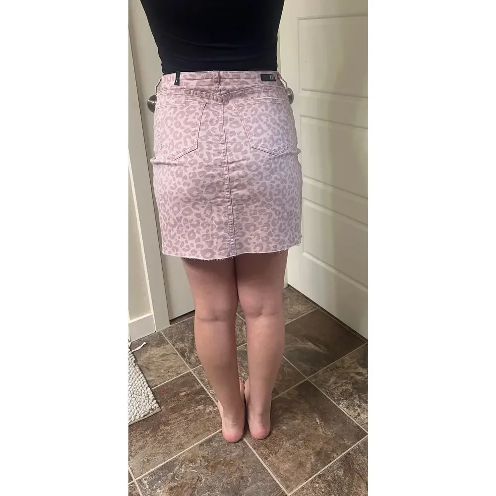 Kut from the Kloth Pink Leopard Print Denim Skirt – Size 6